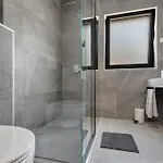 Luxury Basak With Infinity Pool And Sea View Villa