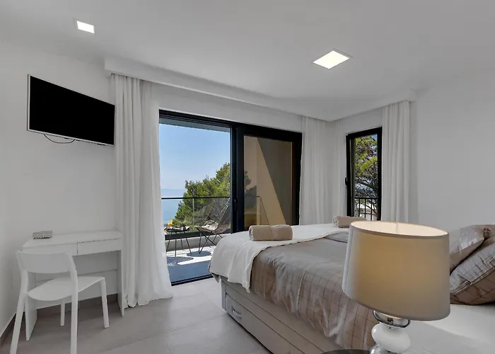 Villa Luxury Basak With Infinity Pool And Sea View