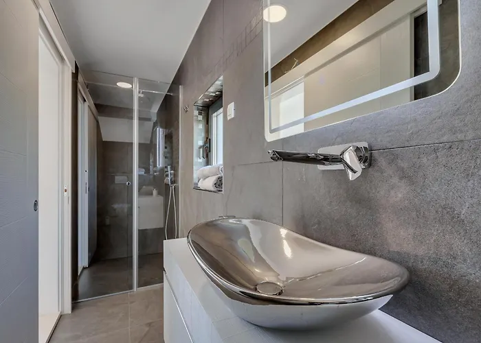 Basak فيلة ماكارسكا