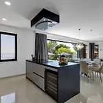 Villa Luxury Basak With Infinity Pool And Sea View