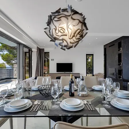 Villa Luxury Basak With Infinity Pool And Sea View Makarska